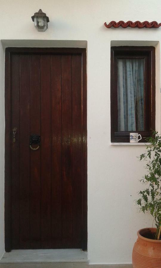 Αmmos Rooms Palaiochora Esterno foto
