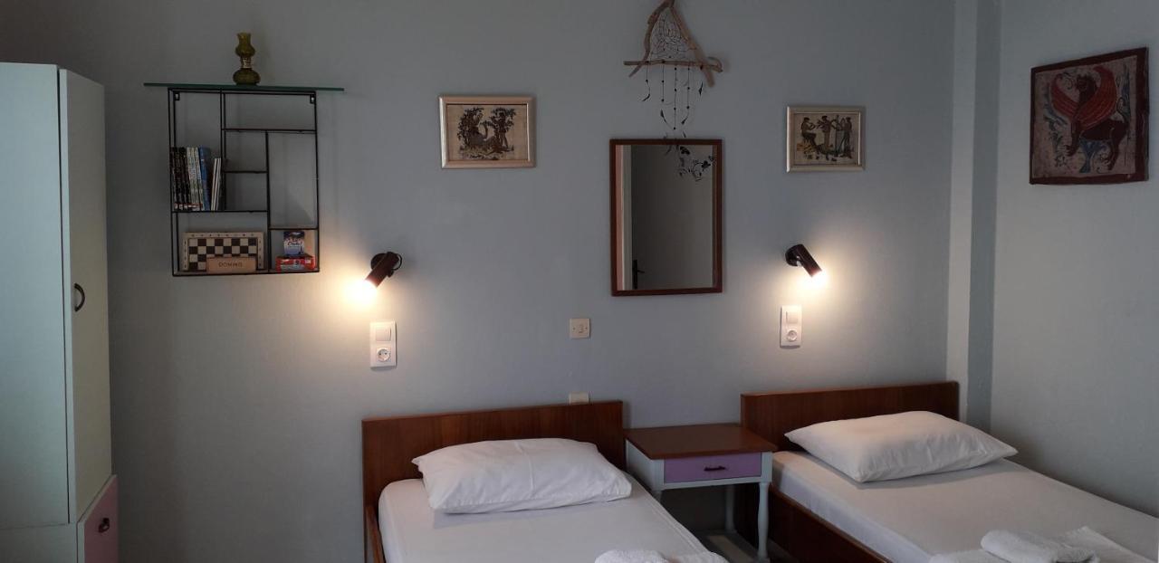 Αmmos Rooms Palaiochora Esterno foto